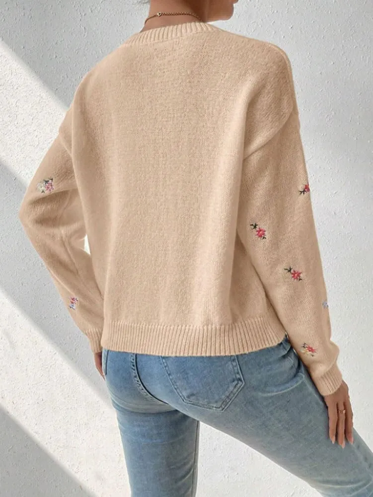 chouyatou Women's Ditsy Floral Embroidered Pullover Sweater Color Block Loose Fit Knit Jumper Tops