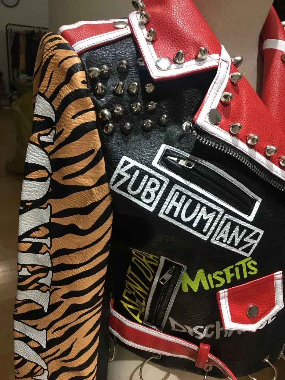 Spring New fashion brand style rivet beading graffiti embroidery locomotive Pu leather short jacket